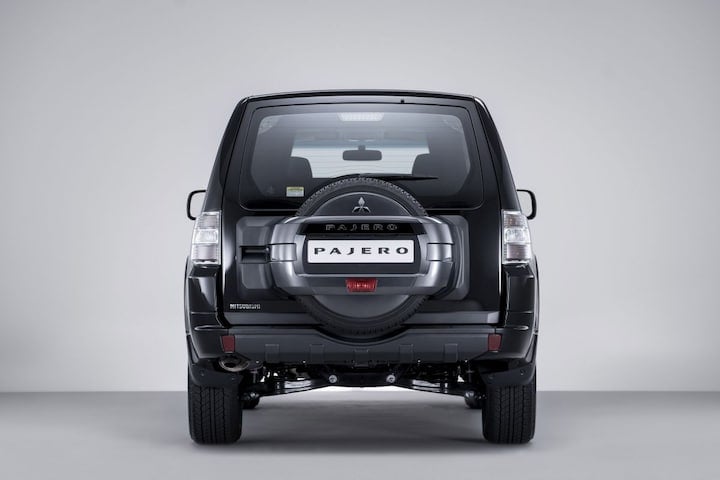 Mitsubishi Pajero LWB grijs kenteken