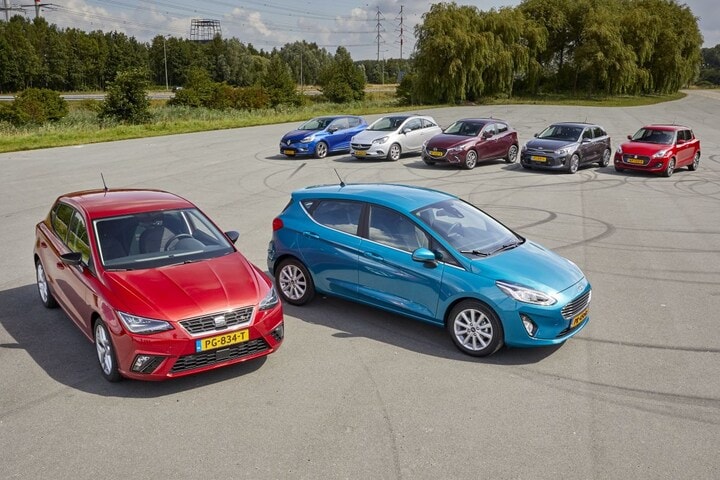 AutoWeek 33 magazine 2017 Multitest Ford Fiesta Se