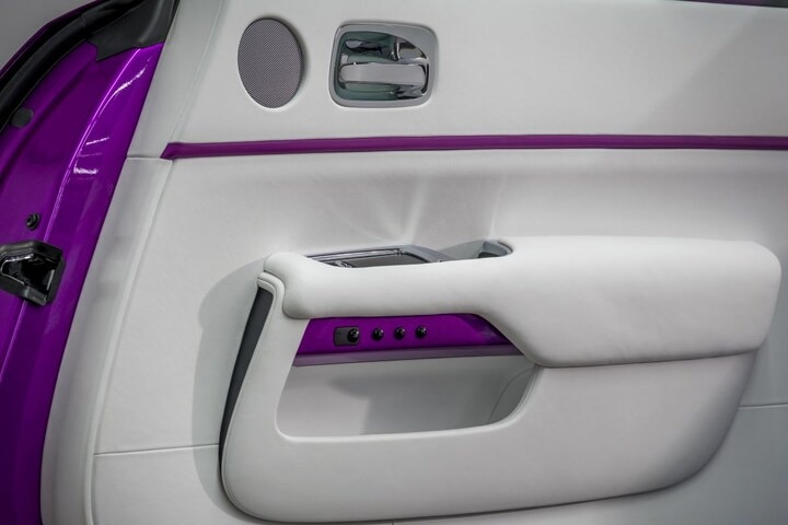 Rolls-Royce Dawn in Fuxia