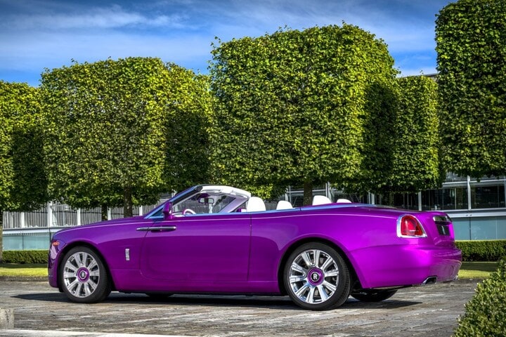 Rolls-Royce Dawn in Fuxia