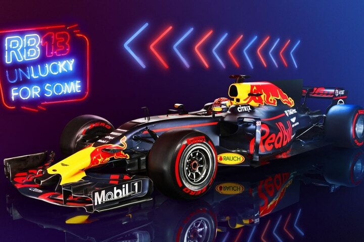 AW 34 Red Bull auto Verstappen