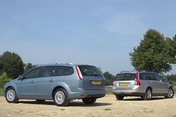 Ford Focus Wagon vs Volvo V50