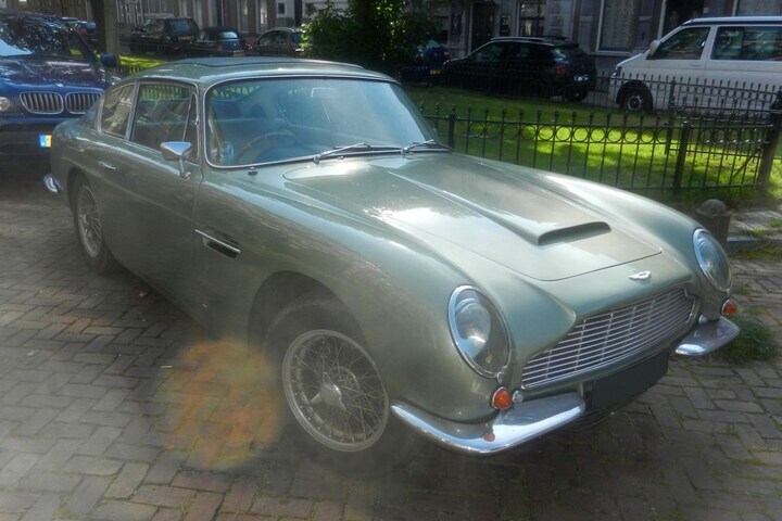 Aston Martin DB6