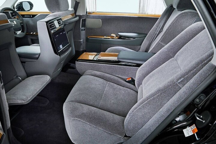 Toyota Crown Century