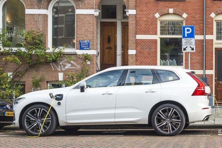 Volvo XC60 laden hybride EV