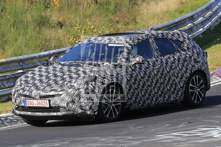 Lexus UX Toyota Prius spyshots