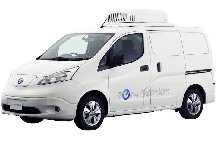 Nissan e-NV200 Fridge en Paramedic naar Tokyo
