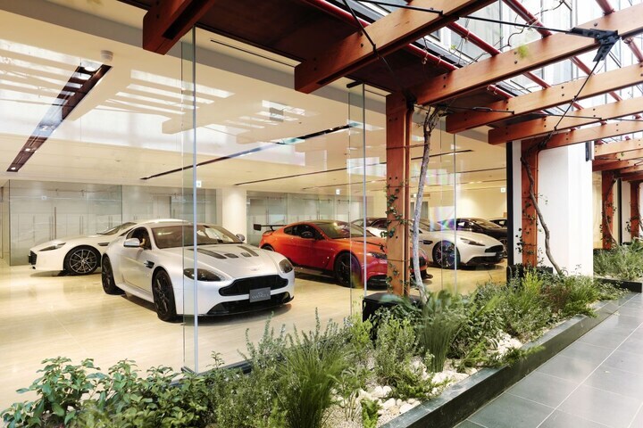 Dealer Tokio Aston Martin
