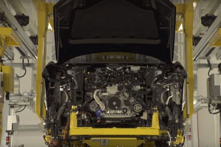Lamborghini Urus teaser en render
