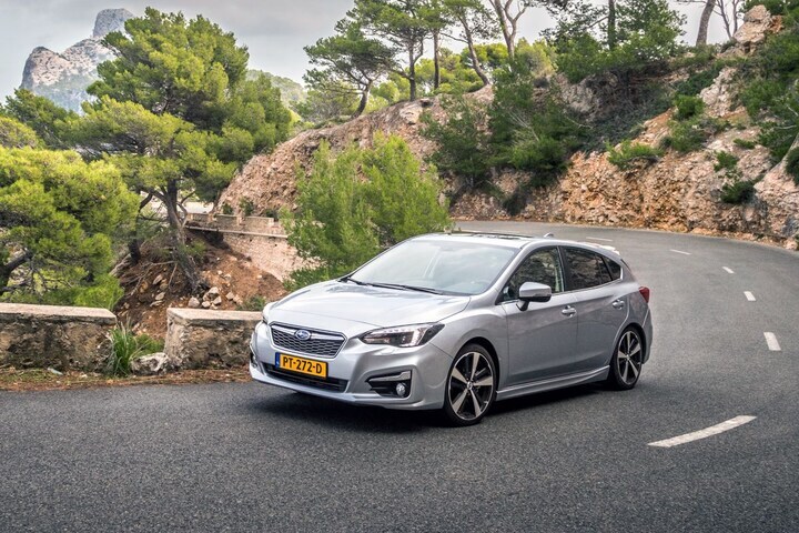 AutoWeek 46 Magazine Subaru Impreza
