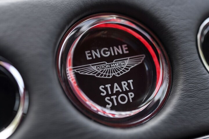 Aston Martin DB11 V8