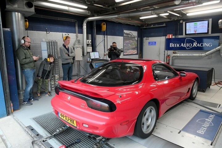 AutoWeek 49 2017 Magazine rollenbank Mazda RX-7