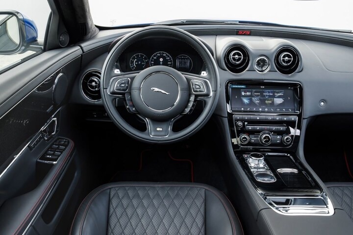 Jaguar XJR575