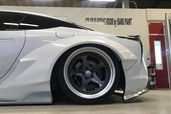 Liberty Walk Lexus LC500