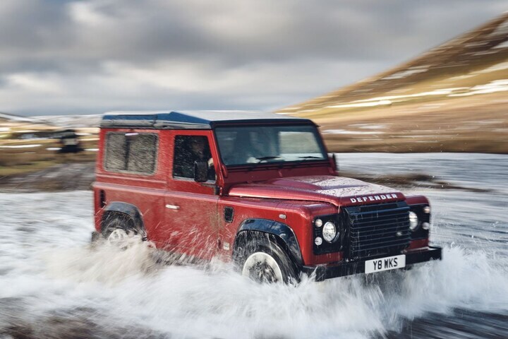 Land Rover Defender Works V8