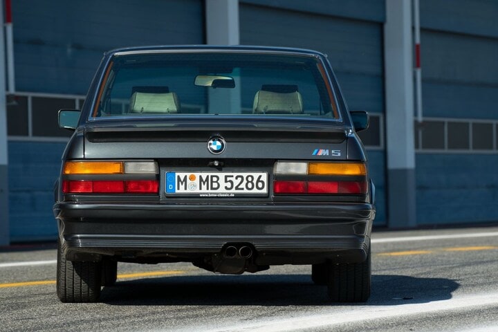 BMW M5 E28
