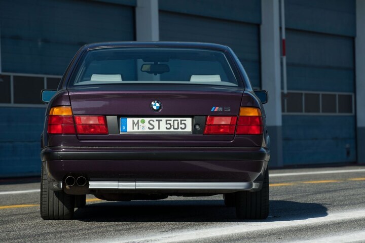 BMW M5 E34