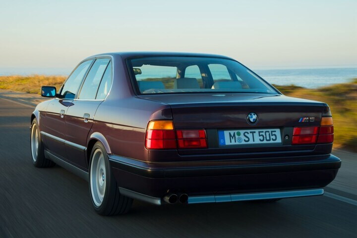 BMW M5 E34