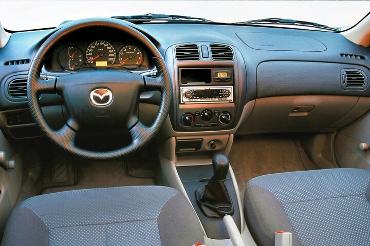 Facelift Friday: Mazda 323 