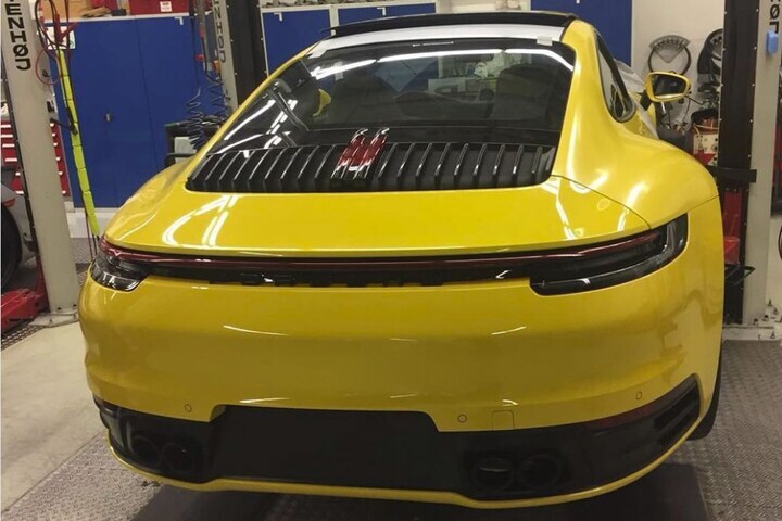 Porsche 911 gelekt
