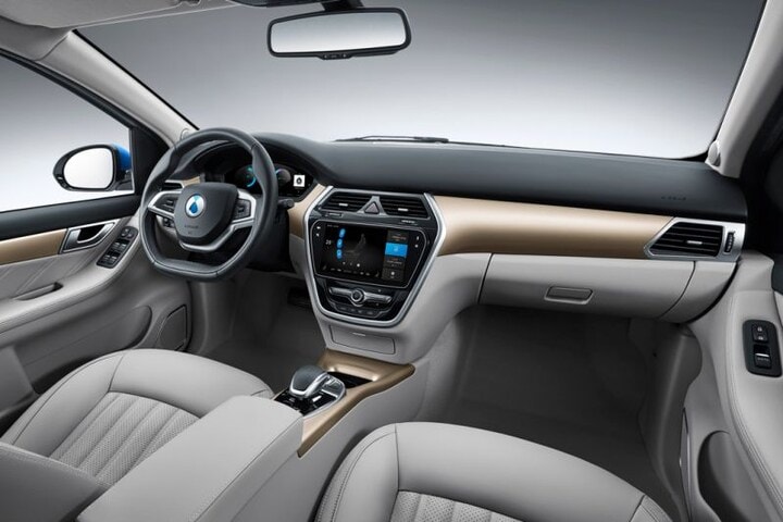 Facelift Daimler Denza