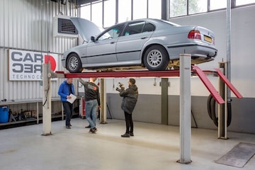 BMW 525 TDS Klokje Rond
