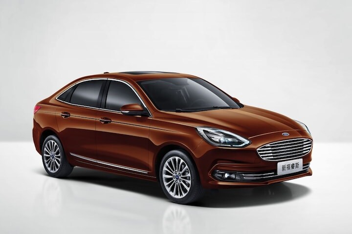 Ford Focus Sedan én New Escort in beeld