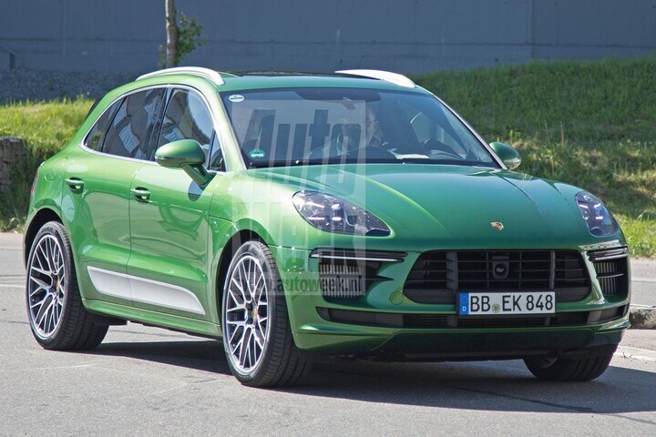 Porsche Macan facelift spyshots