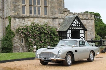 Aston Martin DB5 007 James Bond veiling