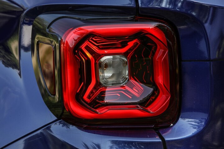 Jeep Renegade teaser