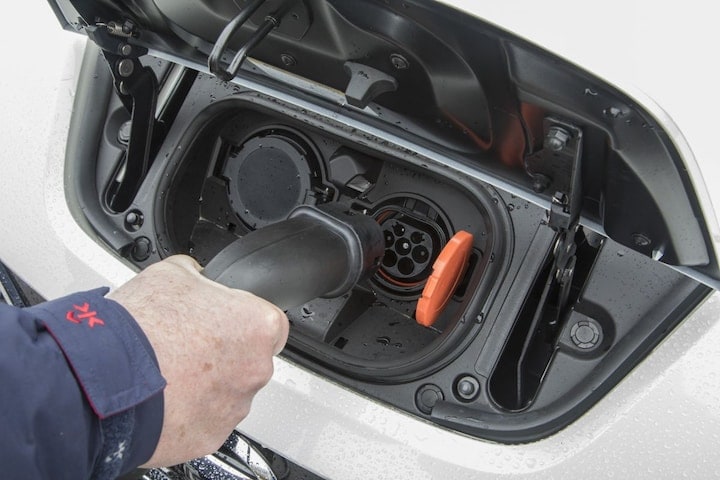 EV laden stekker plug-in opladen laadpaal elektris