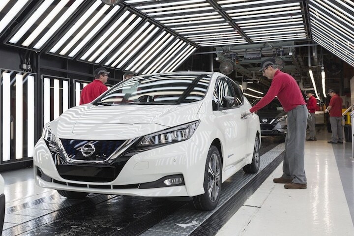 Nissan Leaf fabriek mensen EV Japan Engeland