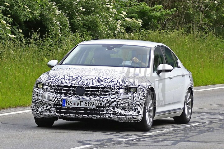 Volkswagen Passat 2018 facelift spyshots