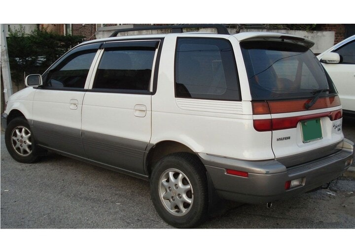 Mitsubishi Space Wagon Hyundai Santamo Tweeling