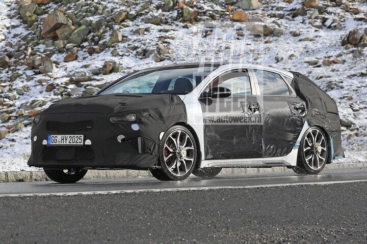 Kia Proceed GT spyshots