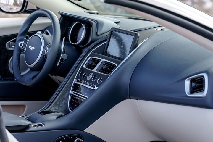 Aston Martin DB11 Volante