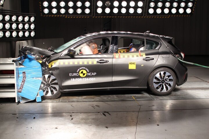 Ford Focus Volvo XC40 NCAP