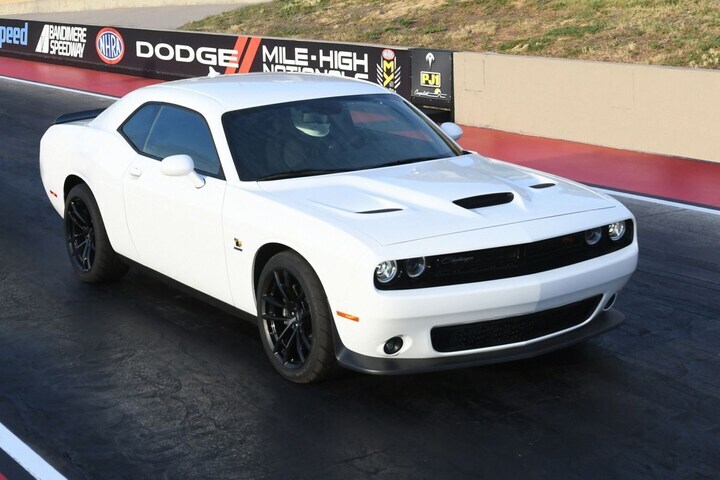 Dodge Challenger R/T scatpack 1320