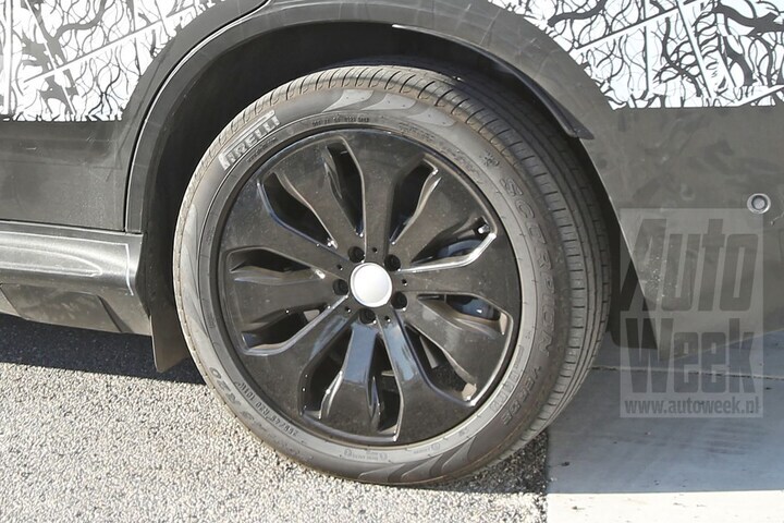 Mercedes-Benz EQ C spionage