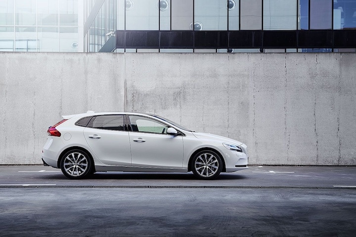 volvo v40 advertorial