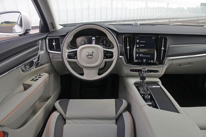 Volvo V90 Cross Country Ocean Race