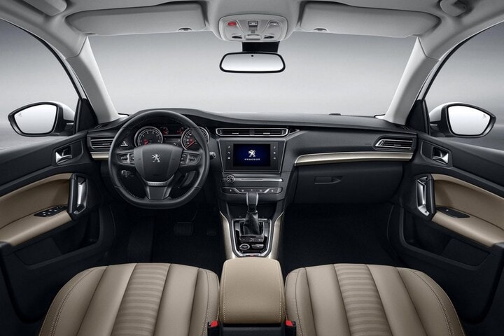 Peugeot 408