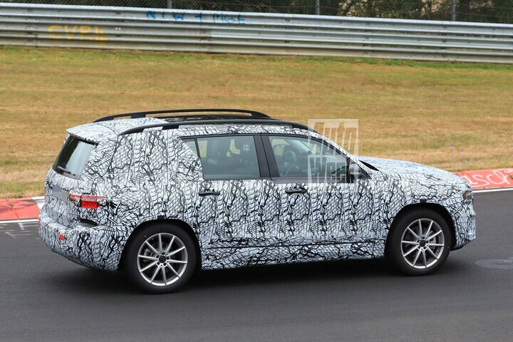 Spyshots Mercedes-Benz GLB-klasse