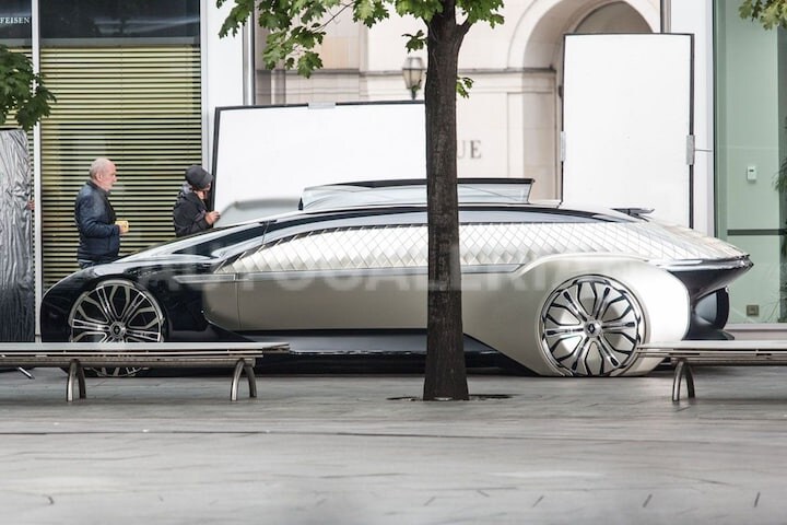 Renault concept-car autonoom gelekt Warschau