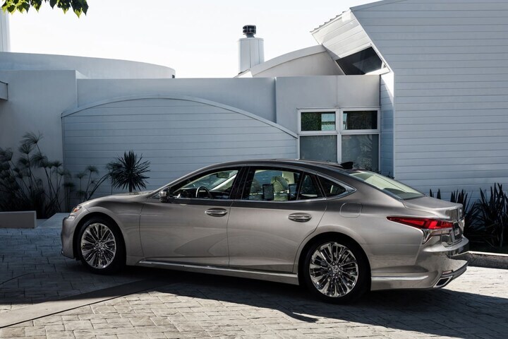 Lexus LS 500