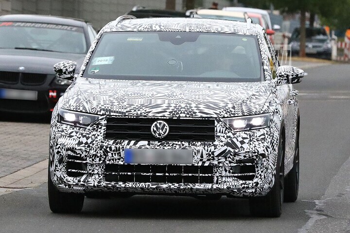 Volkswagen T-Roc 'R' Spyshots
