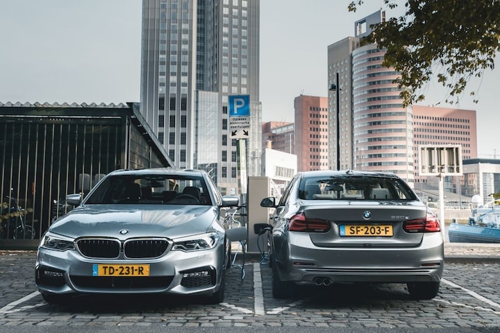 BMW 530e plug-in Rotterdam laden opladen EV plug L