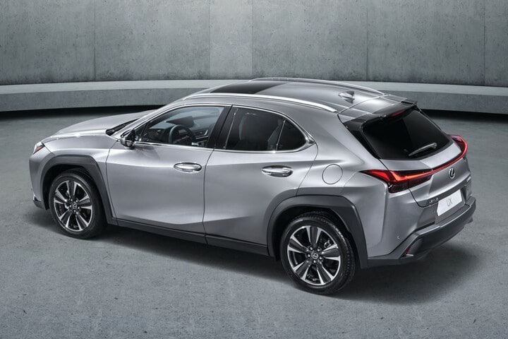 Lexus UX200