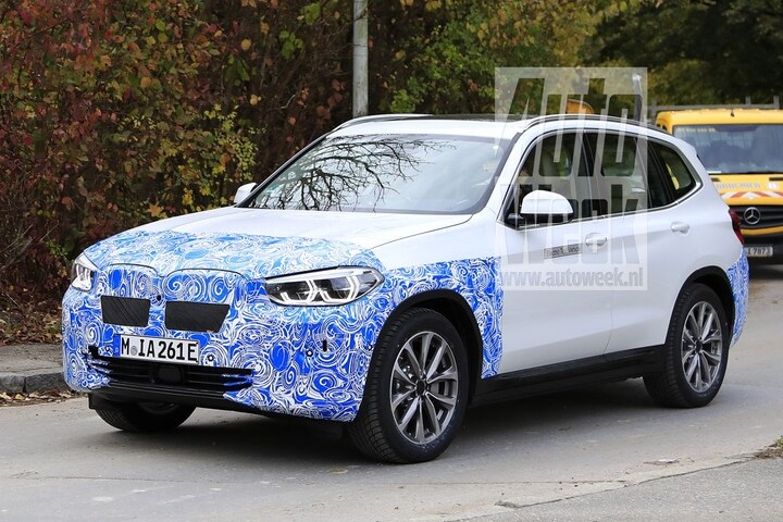Spyshots BMW iX3
