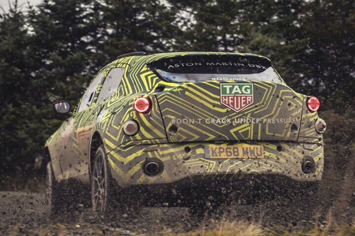 Aston Martin DBX 